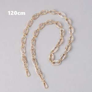 Detail of 120cm marble cream resin bag chain with gold metal rings and lobster clasps