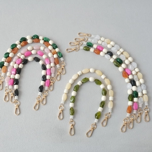 Chaîne de Téléphone en Perles d'Acrylique Fait Main Bandoulière de Sac en Résine Colorée Avec Fermoir en Métal Accessoire de Mode