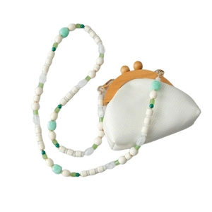 Mini sac blanc motif serpent avec cadre en bois et bandoulière en perles acrylique