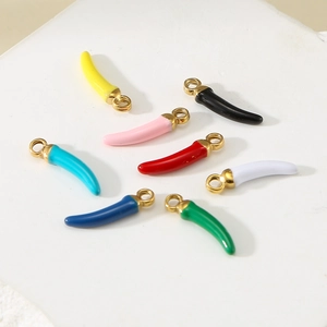 Ciondoli cornicello peperoncino in acciaio inossidabile con smalto colorato vivace