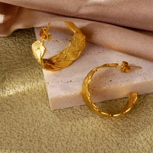 French vintage style 18K gold phoenix leaf textured C-shaped wide hoop earrings