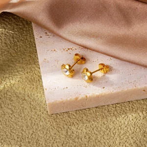 Boucles d'oreilles fleurs à cinq pétales en acier inoxydable plaqué or 18 carats avec diamants