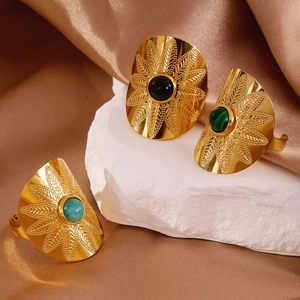 Bagues larges vintage en acier doré avec incrustations de turquoise et d'opale