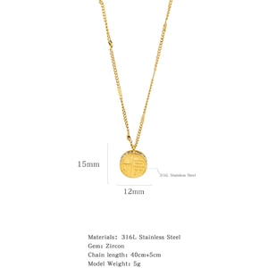 Dettaglio della collana in oro acciaio 316L con pendente Fu in zircone e dimensioni