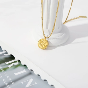 Collana minimalista in acciaio inossidabile dorato con ciondolo tondo Fu e catena fine