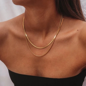 Collier double couche classique plaqué or 18 carats avec chaîne serpent plate et torsadée