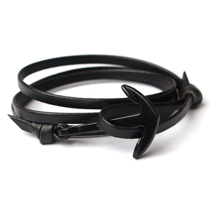 Bracelet double en cuir noir minimaliste avec un fermoir en forme d'ancre métallique