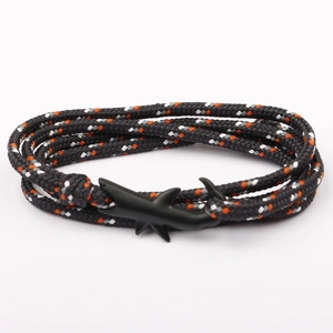 Bracciale multistrato in corda intrecciata con chiusura a gancio a squalo nero per uomo e donna