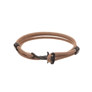 Dettaglio macro del bracciale in corda intrecciata kaki con chiusura ad ancora nera