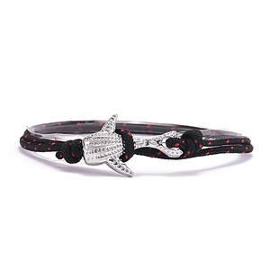Bracelet tressé avec pendentif requin et cordon rouge et noir pour hommes et femmes
