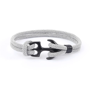 Bracelet pour homme en corde grise tressée avec fermoir ancre en métal noir mat
