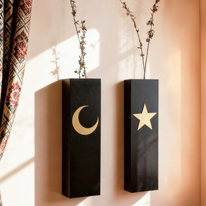 Minimalist Black Poplar Wood Wall Mounted Vase Star Moon Pattern Geometric Decorative Hanging Planter For Home Bedroom Decor
