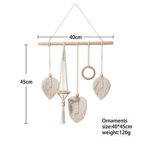 Suspension murale bohème en macramé avec motifs de feuilles et anneau en bois 40x45cm