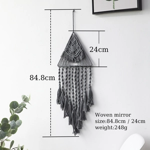 Acchiappasogni boho grigio fatto a mano con motivo a triangolo per decorazione d'interni