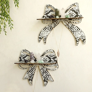 Bohemian bow-shaped wooden wall shelves with snakeskin patterns for crystal display