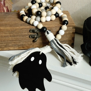 Ghirlanda di perline in legno di Halloween con ciondolo a fantasma e nappe