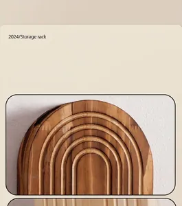 Detailopname van een houten opbergrek met boogvormige groeven en natuurlijke houtnerven