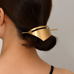 Minimalist Alloy Geometric Triangle Hair Stick Brushed Texture Hollow Out Hair Cuff Pin For Women Daily Party Accessories