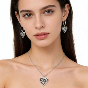 Bijoux Vintage Cœur Ajouré Alliage Antique Filigrane Collier Avec Pendentif Cœur et Boucles d'Oreilles Pour Femme Mode Boho