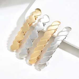 Metal Shark Clip For Women Alloy Heart Twist Hair Clip Minimalist Electroplated Gold Silver Fashion Elegant Hair Accessories