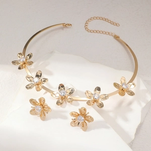 Conjunto de Collar Gargantilla y Pendientes de Flor de Aleación de Tendencia Con Diamantes de Imitación Incrustados Oro Plata Joyería de Moda para Mujer Banquete Fiesta Accesorio