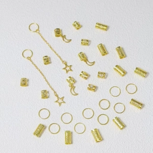 Lot de 35 anneaux à cheveux dorés avec pendentifs lune et étoile pour tresses DIY et dreadlocks