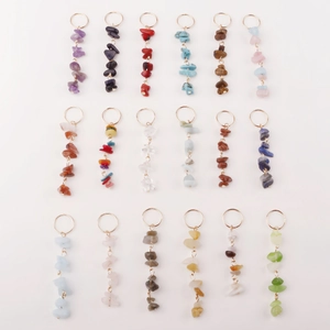 Lot de 18 pendentifs en pierres naturelles et anneaux dorés pour dreadlocks et bijoux