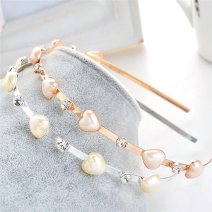Elegant thin Alice band with heart-shaped pearls and crystals in gold and silver finish