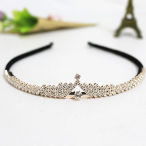 Serre-tête diadème argenté élégant avec strass brillants pour coiffures de mariée