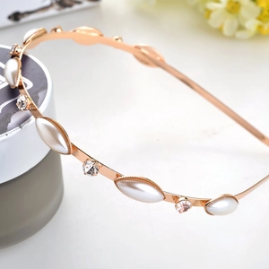 Elegante roségouden haarband met witte marquise parels en kristallen voor bruiloften
