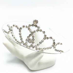 Elegante tiara da sposa argento con motivi di strass a cuore su fascia in metallo