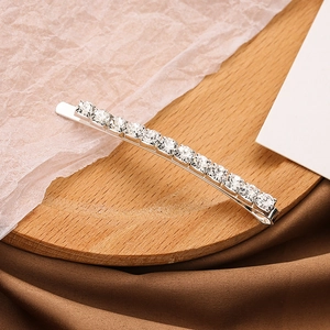 Elegante fermaglio per capelli argento con quattordici strass su legno