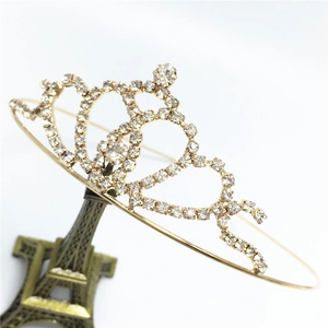 Elegante tiara dorata con strass e motivi a cuore per acconciature da sposa o bambina