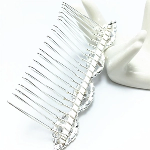 Detailansicht Braut-Haarkamm in Silber mit Strass-Markise-Wellendesign und Drahtumwicklung