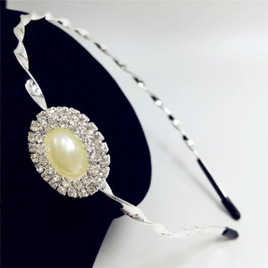 Serre-tête Élégant En Alliage Argenté Avec Ornement En Strass Et Künstliche Perle Accessoires De Coiffure Pour Femmes