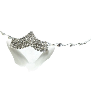 Serre-tête en cristal argenté avec design métallique torsadé et motif cœur couronne