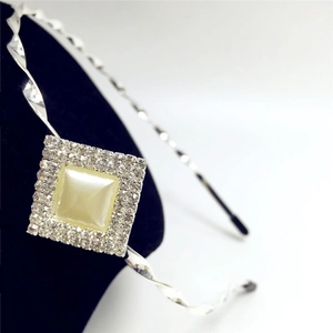 Elegant Silver Twisted Metal Headband With Square Imitation Artificial Pearl And Rhinestones Decoration Fashion Hair Accessories For Women