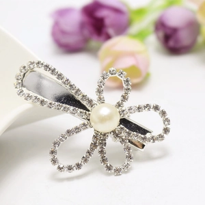 Elegant Flower Rhinestone Hair Clip With Faux Artificial Pearl Alloy Duckbill Clip For Women Korean Style Hair Accessories