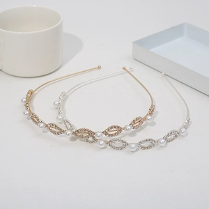 Serre-tête élégant avec strass et perles en finitions dorée et argentée pour femmes
