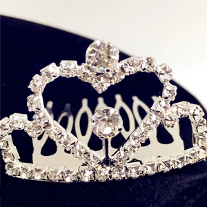 Peigne à Cheveux Couronne Coeur Strass Enfants Diadème Princesse Argent Accessoire de Cheveux pour Filles Coiffure Élégante