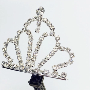 Elegant silver crown hair comb with sparkling crystals and heart-shaped patterns