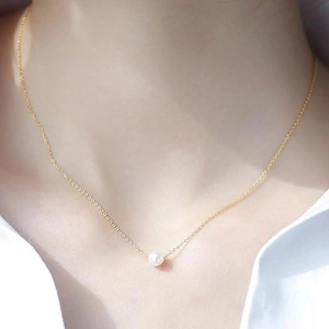 Collier Pendentif Künstliche Perle Élégant pour Femmes Ras du Cou en Alliage Plaqué Or Chaîne Minimaliste Bijoux de Mode