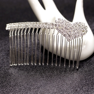 Élégant Peigne à Cheveux en Strass en Forme de Cœur pour Femmes Mariée Alliage d'Argent Incrusté de Cristal Étincelant Accessoire de Coiffure pour Mariage Banquet Fête