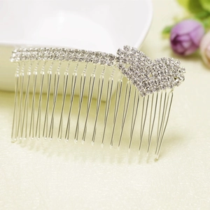 Peigne à cheveux de mariée argenté avec cœur en strass pour coiffures élégantes
