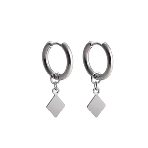 Boucles d'Oreilles Anneaux Unisexes Minimalistes en Acier Inoxydable Pendentifs Losange Clips d'Oreilles en Acier Titane Argent Poli