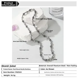 Détail du collier de 63 cm avec perles grises de 8mm et billes d'acier de 4mm