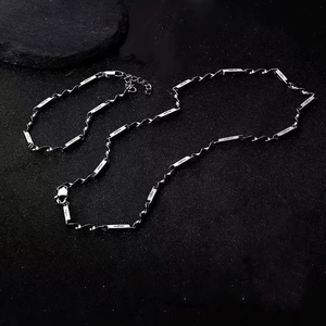 Collana da uomo in acciaio inossidabile argento con maglie Mobius e chiusura a moschettone