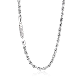 Detailansicht einer 6mm Edelstahl-Kordelkette mit diamantbesetztem Kastenverschluss