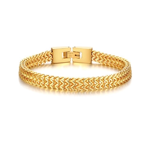 Vue détaillée du bracelet en acier inoxydable doré à double rangée tressée en V