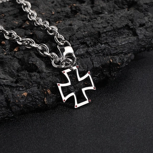 Collier Pendentif Croix de Fer en Acier au Titane Punk Vintage Avec Strass Rouges Pour Hommes Femmes Hip Hop Bijoux